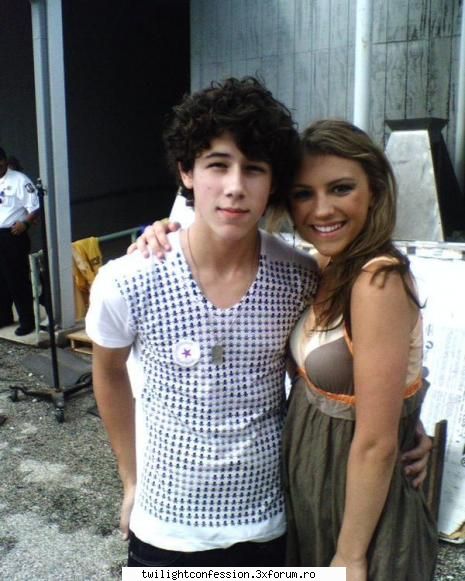 Jonas Brothers - mai conteaza?=))) when you look me in the eyes ;x - �Muzica.